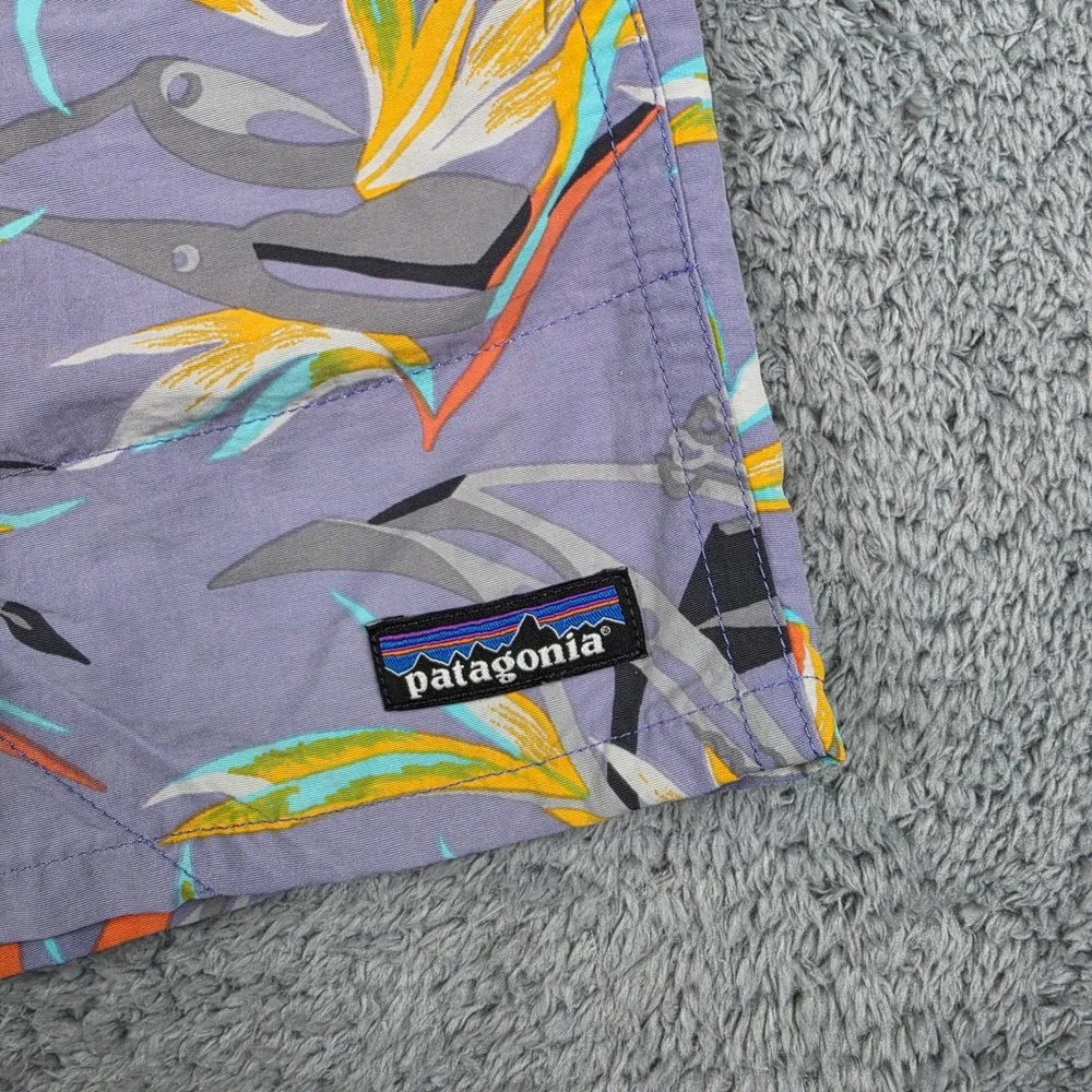 Patagonia Baggies Shorts Mens Small Purple Bird of Paradise Floral 6